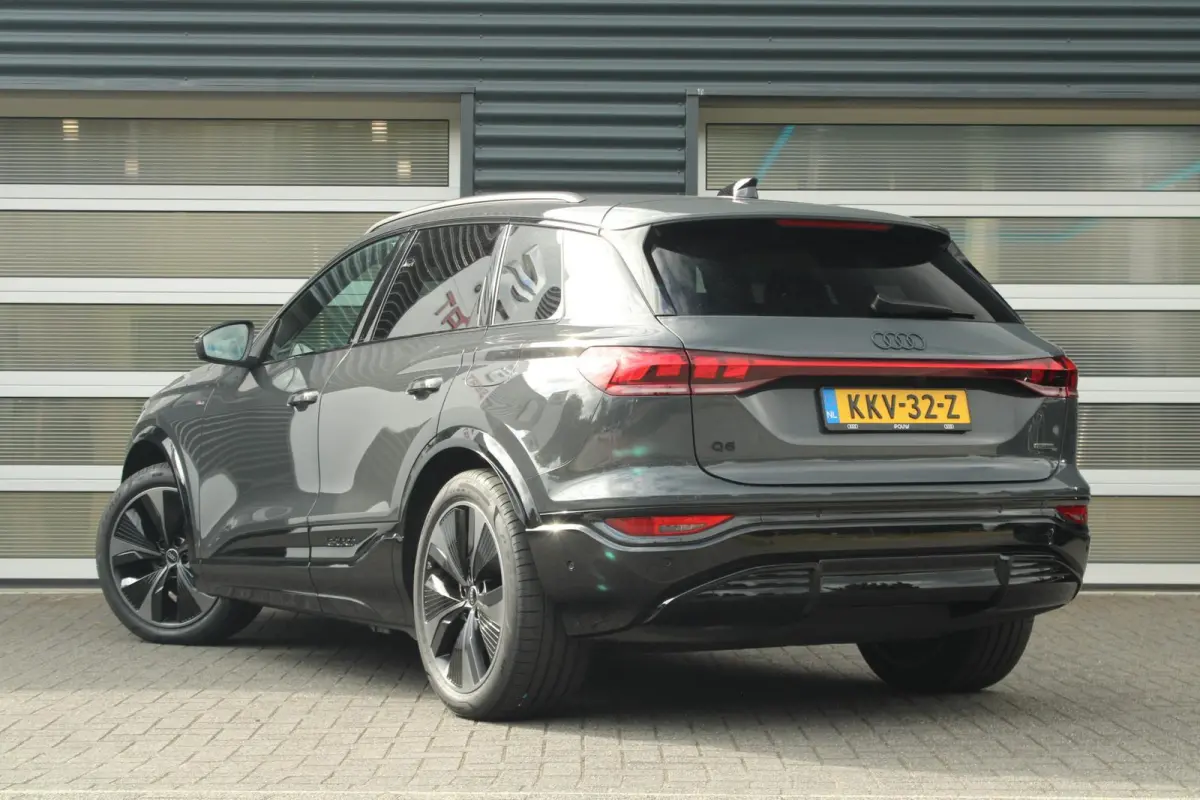 388pk quattro S edition 100kWh | Trekhaak | Luchtvering | Panoramadak  | Bang & Olufsen Premium 3D | Stoelverwarming Voor & Achter | Bijrijdersscherm