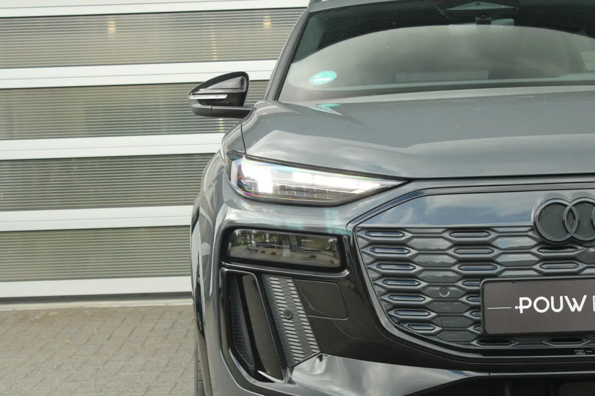 388pk quattro S edition 100kWh | Trekhaak | Luchtvering | Panoramadak  | Bang & Olufsen Premium 3D | Stoelverwarming Voor & Achter | Bijrijdersscherm