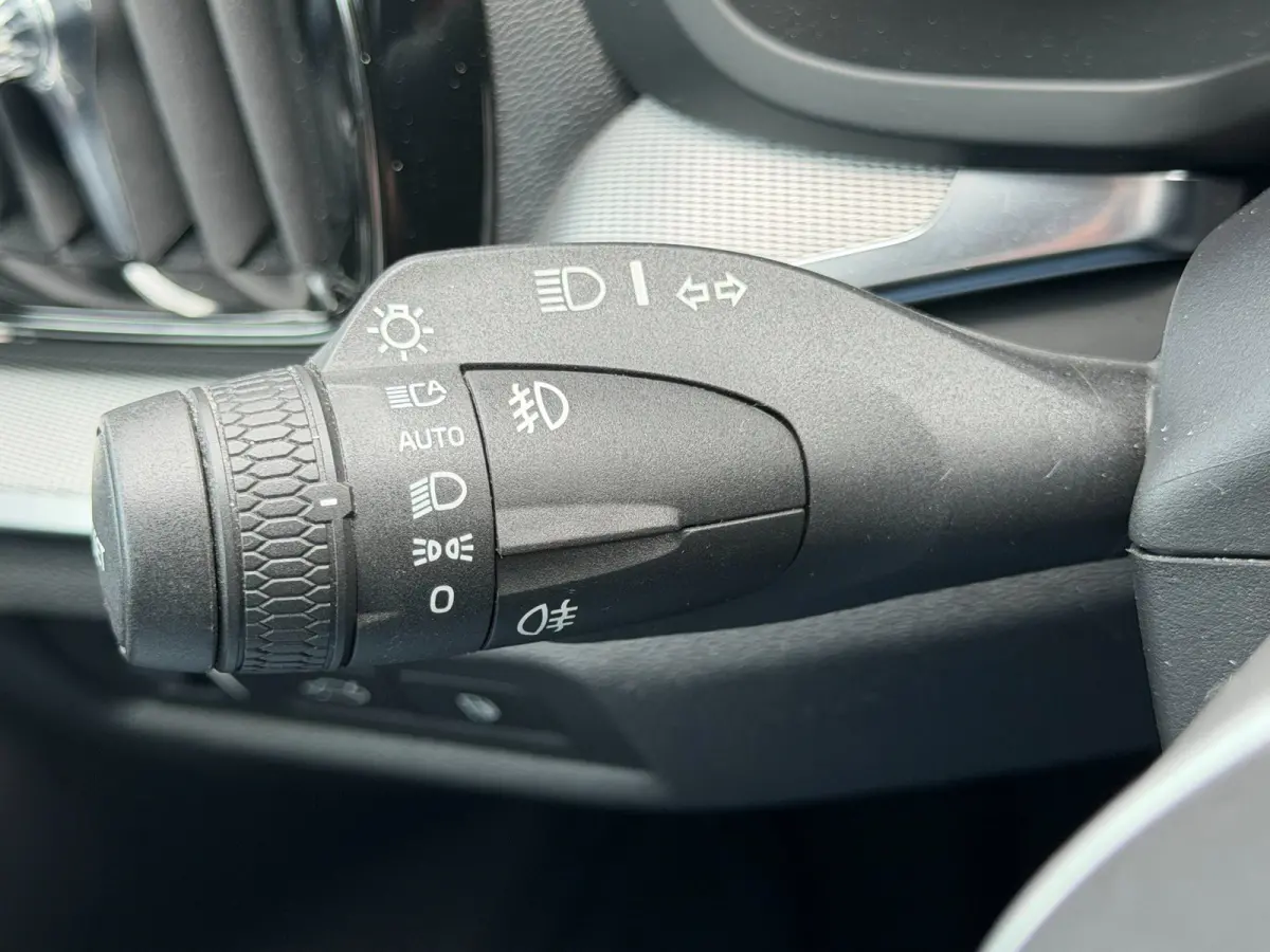 2.0 T8 390PK AWD R-Design, Pano, Trekhaak, HUD, H&K, Camera