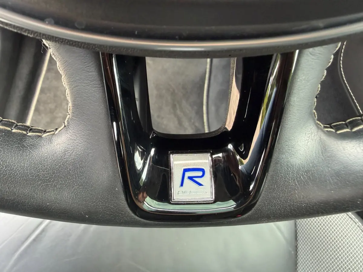 2.0 T8 390PK AWD R-Design, Pano, Trekhaak, HUD, H&K, Camera