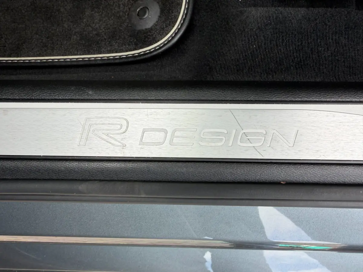 2.0 T8 390PK AWD R-Design, Pano, Trekhaak, HUD, H&K, Camera