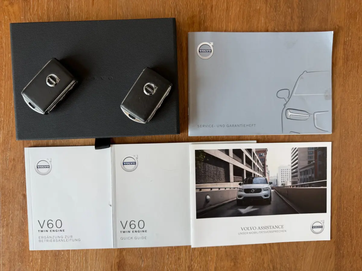 2.0 T8 390PK AWD R-Design, Pano, Trekhaak, HUD, H&K, Camera