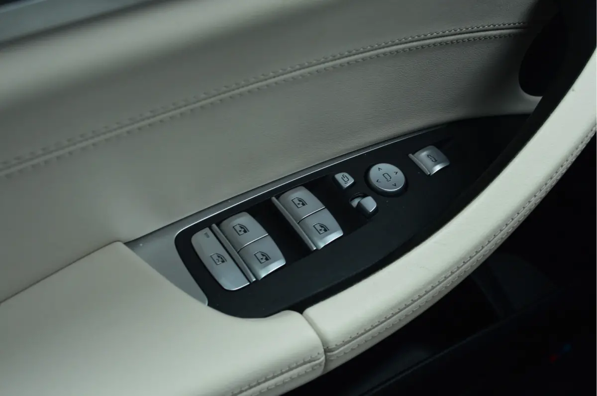 xDrive30i High Executive Edition | M-PAKKET | PANO | HUD | TREKHAAK | CARPLAY |