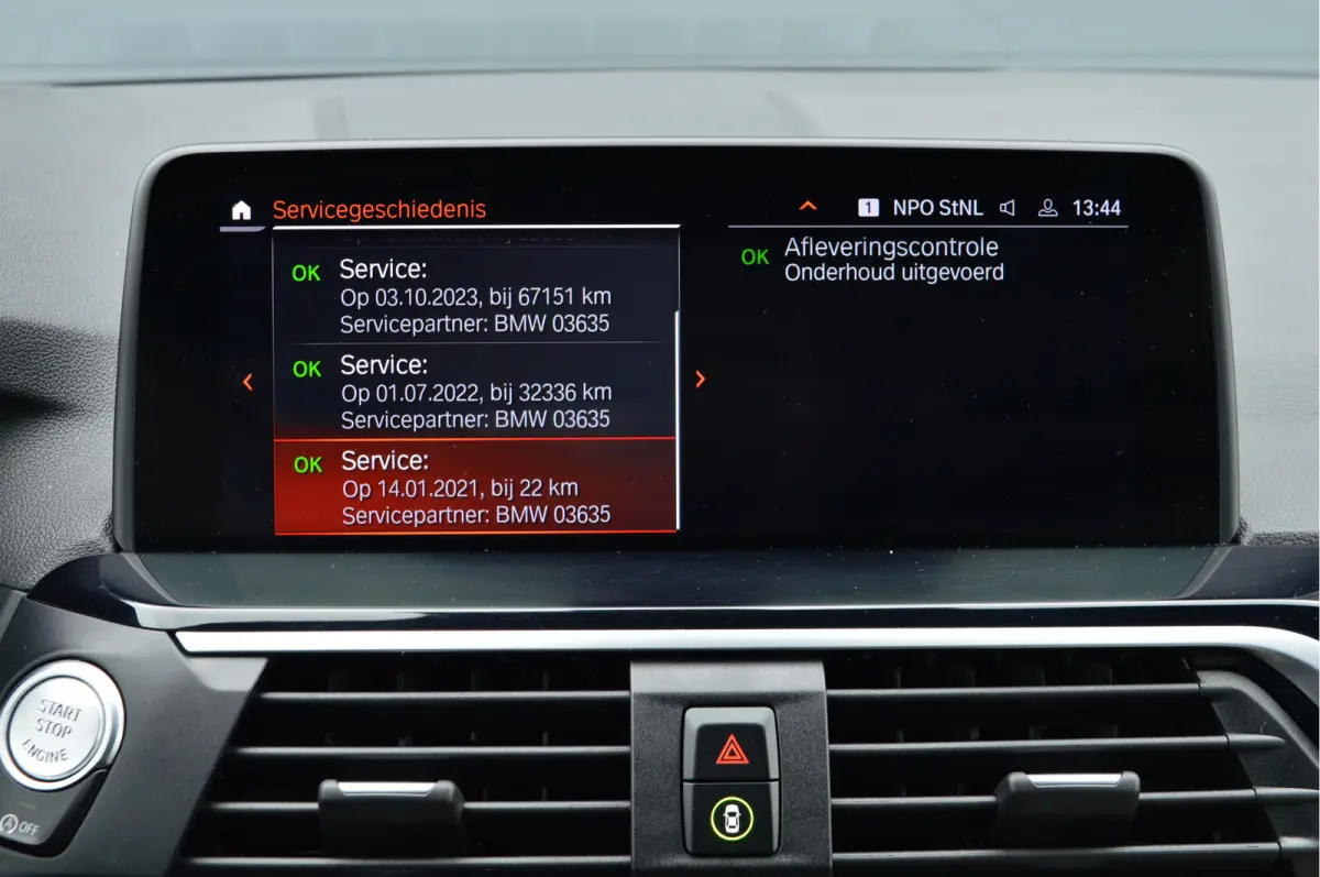 xDrive30i High Executive Edition | M-PAKKET | PANO | HUD | TREKHAAK | CARPLAY |