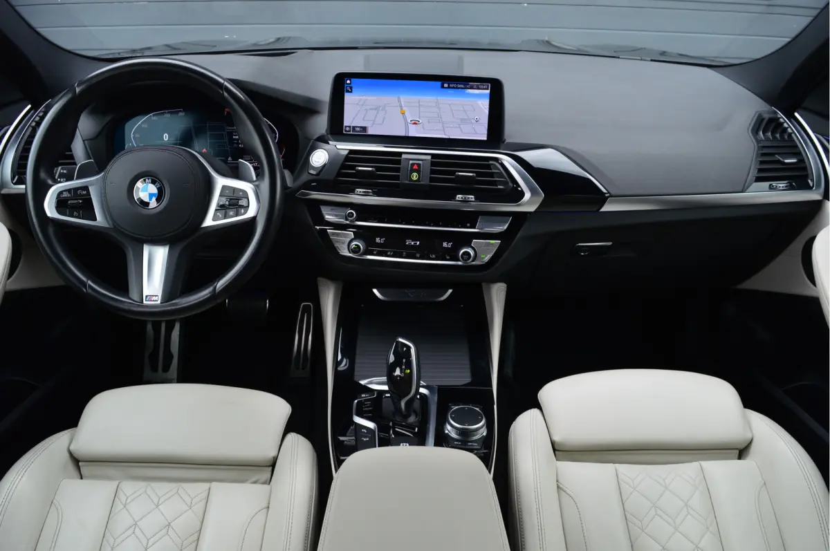 xDrive30i High Executive Edition | M-PAKKET | PANO | HUD | TREKHAAK | CARPLAY |