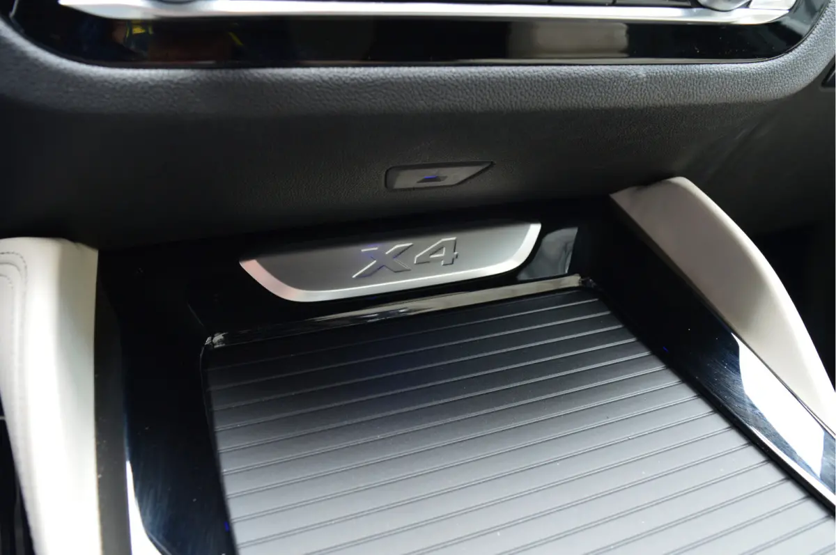 xDrive30i High Executive Edition | M-PAKKET | PANO | HUD | TREKHAAK | CARPLAY |