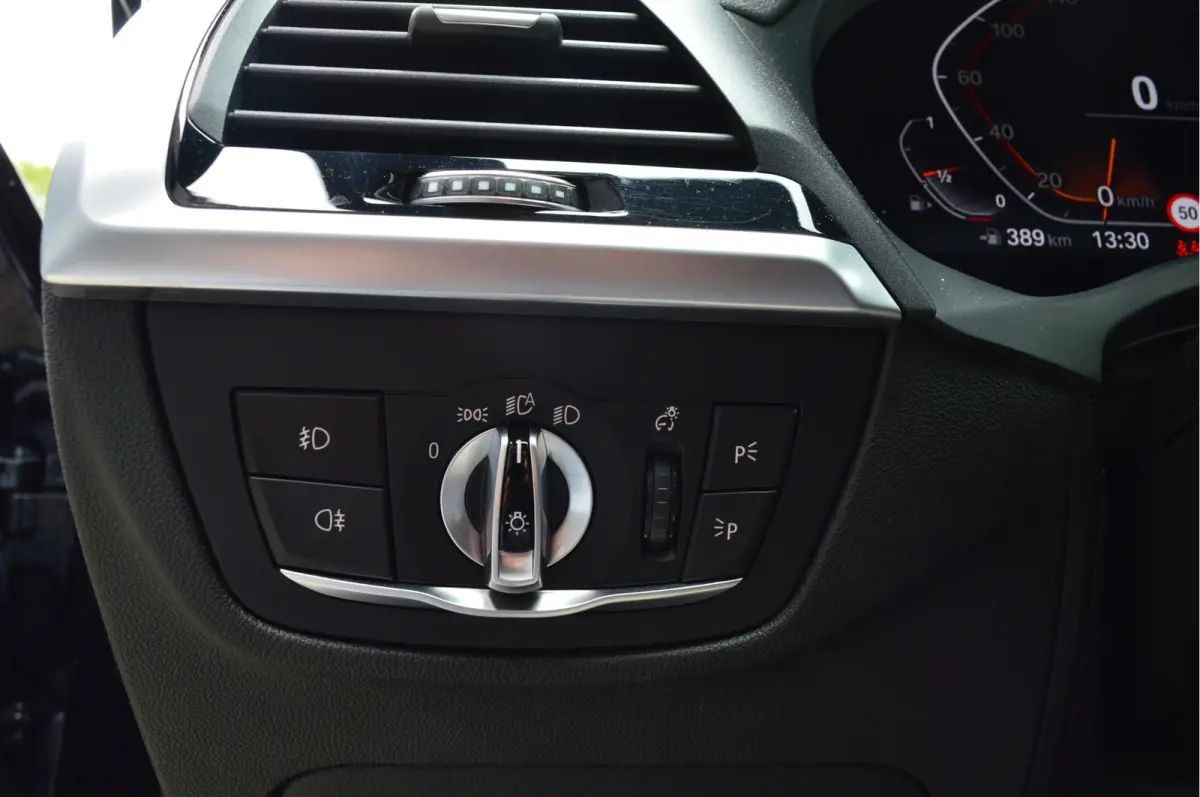 xDrive30i High Executive Edition | M-PAKKET | PANO | HUD | TREKHAAK | CARPLAY |