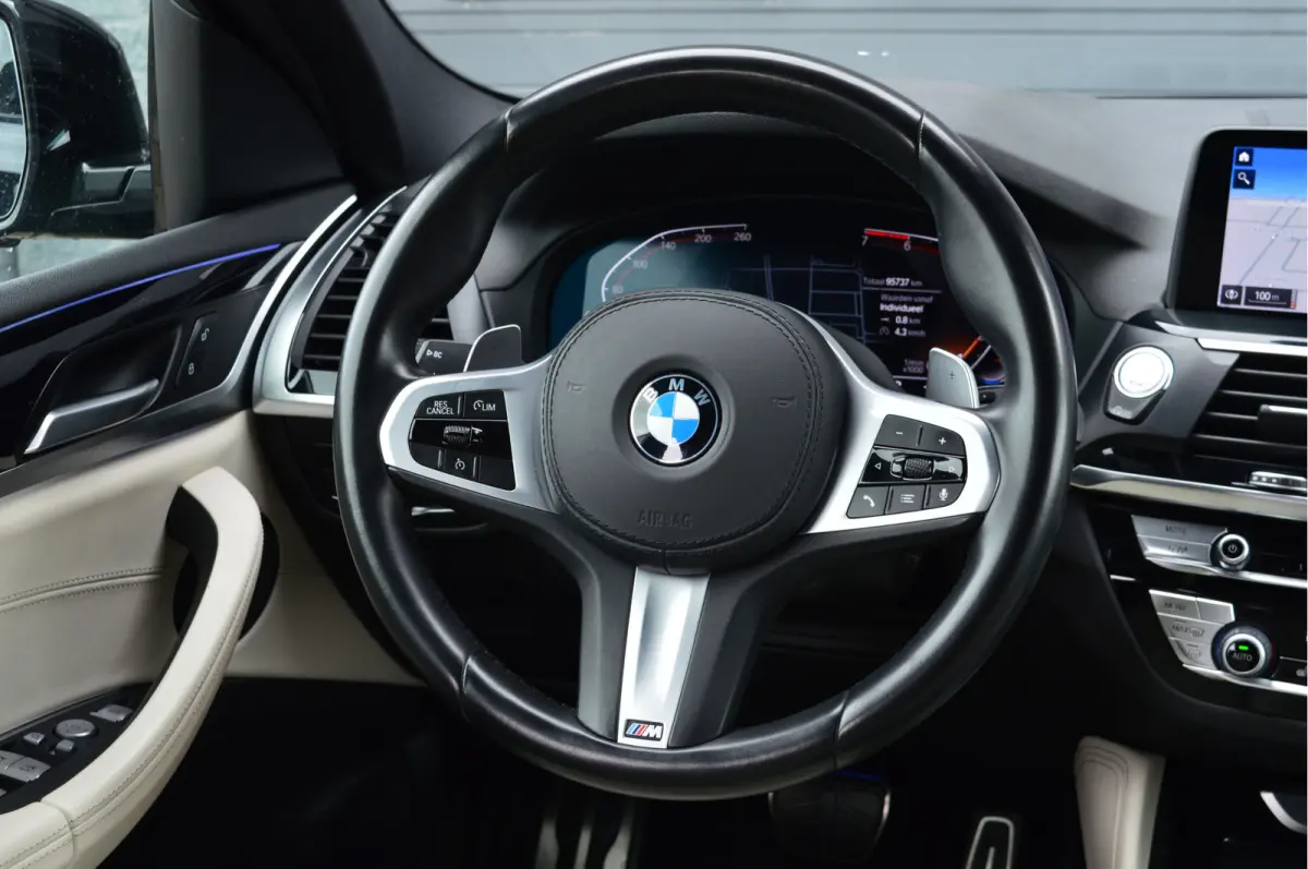 xDrive30i High Executive Edition | M-PAKKET | PANO | HUD | TREKHAAK | CARPLAY |