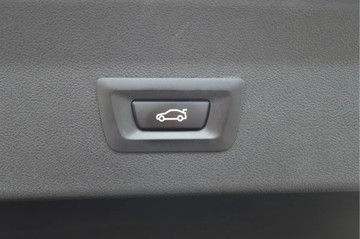 xDrive30i High Executive Edition | M-PAKKET | PANO | HUD | TREKHAAK | CARPLAY |