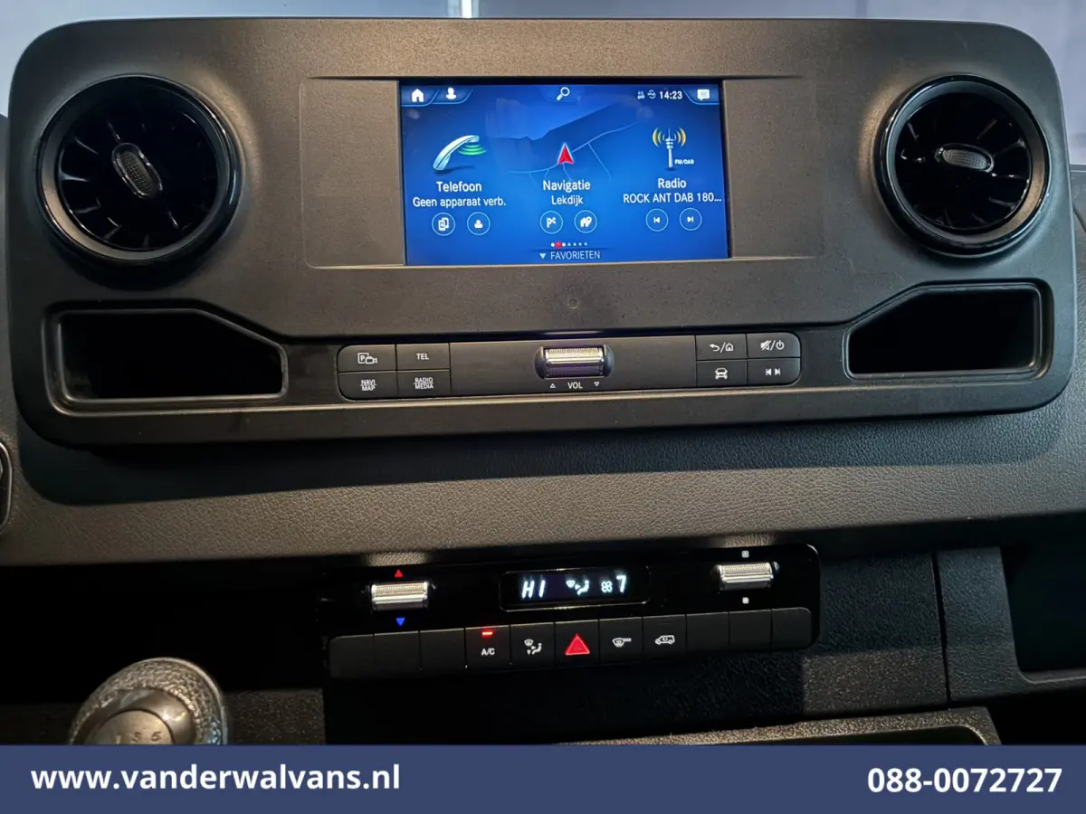 317 CDI 170pk L3H2 Euro6 Airco | 360 Graden Camera | Navigatie | Apple Carplay | Chauffeursstoel Cruisecontrol, Android Auto, Stoelverwarming, 270 Graden Achterdeuren, Parkeersensoren, Bijri
