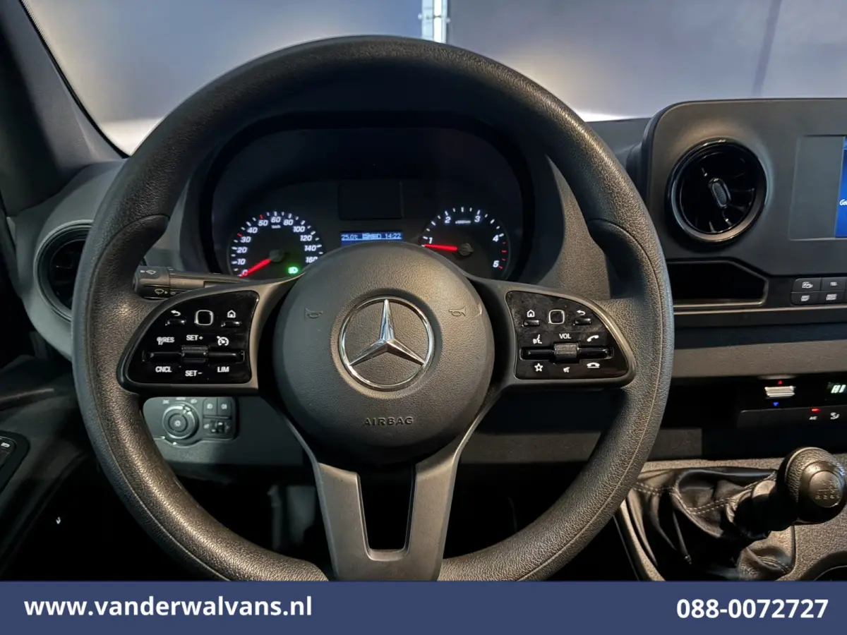 317 CDI 170pk L3H2 Euro6 Airco | 360 Graden Camera | Navigatie | Apple Carplay | Chauffeursstoel Cruisecontrol, Android Auto, Stoelverwarming, 270 Graden Achterdeuren, Parkeersensoren, Bijri