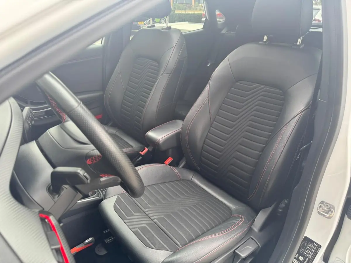 1.0 EcoBoost ST-Line X | Trekhaak | panorama dak | APK 08-2028 | B&O | Adaptieve cruise | Camera |