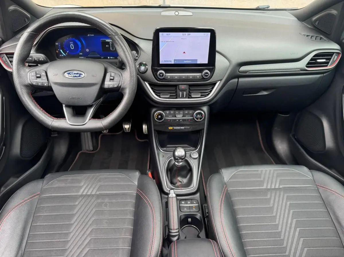 1.0 EcoBoost ST-Line X | Trekhaak | panorama dak | B&O | Adaptieve cruise | Camera |
