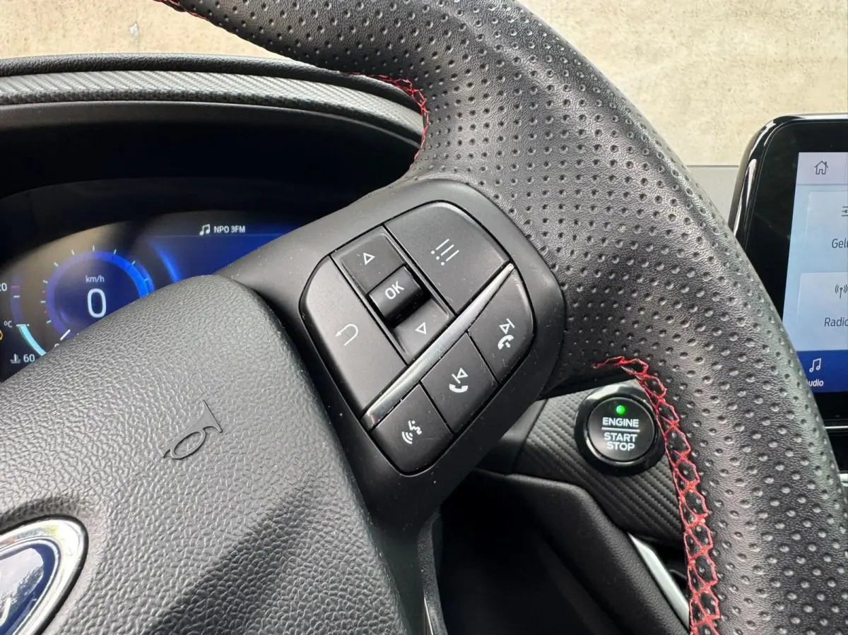 1.0 EcoBoost ST-Line X | Trekhaak | panorama dak | APK 08-2028 | B&O | Adaptieve cruise | Camera |
