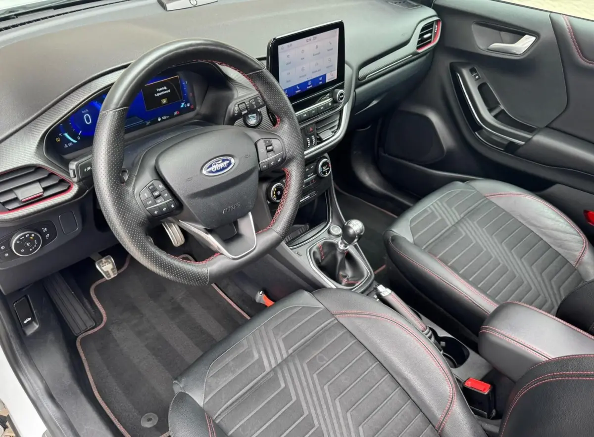 1.0 EcoBoost ST-Line X | Trekhaak | panorama dak | B&O | Adaptieve cruise | Camera |