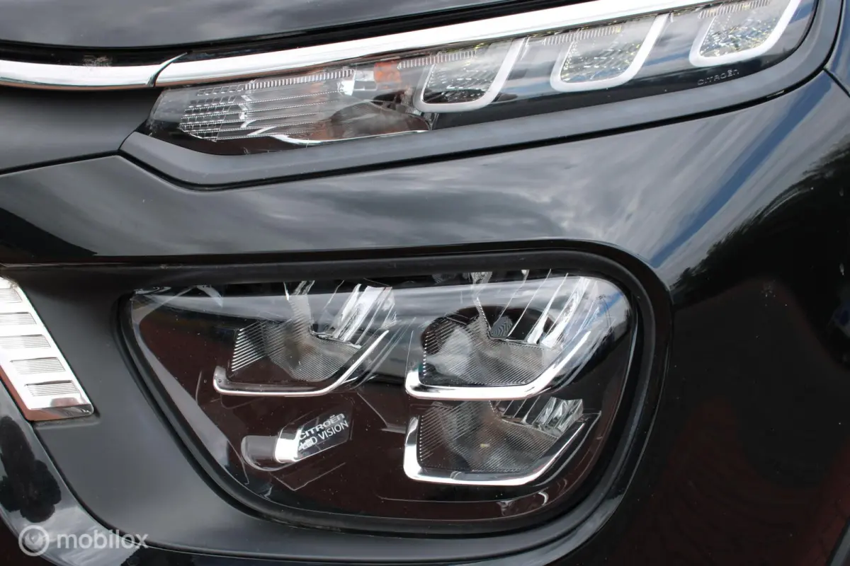 1.2 PureTech Feel, Pdc, Full Led verlichting, Navi, App connect, Cruise, Airco, Wit dak