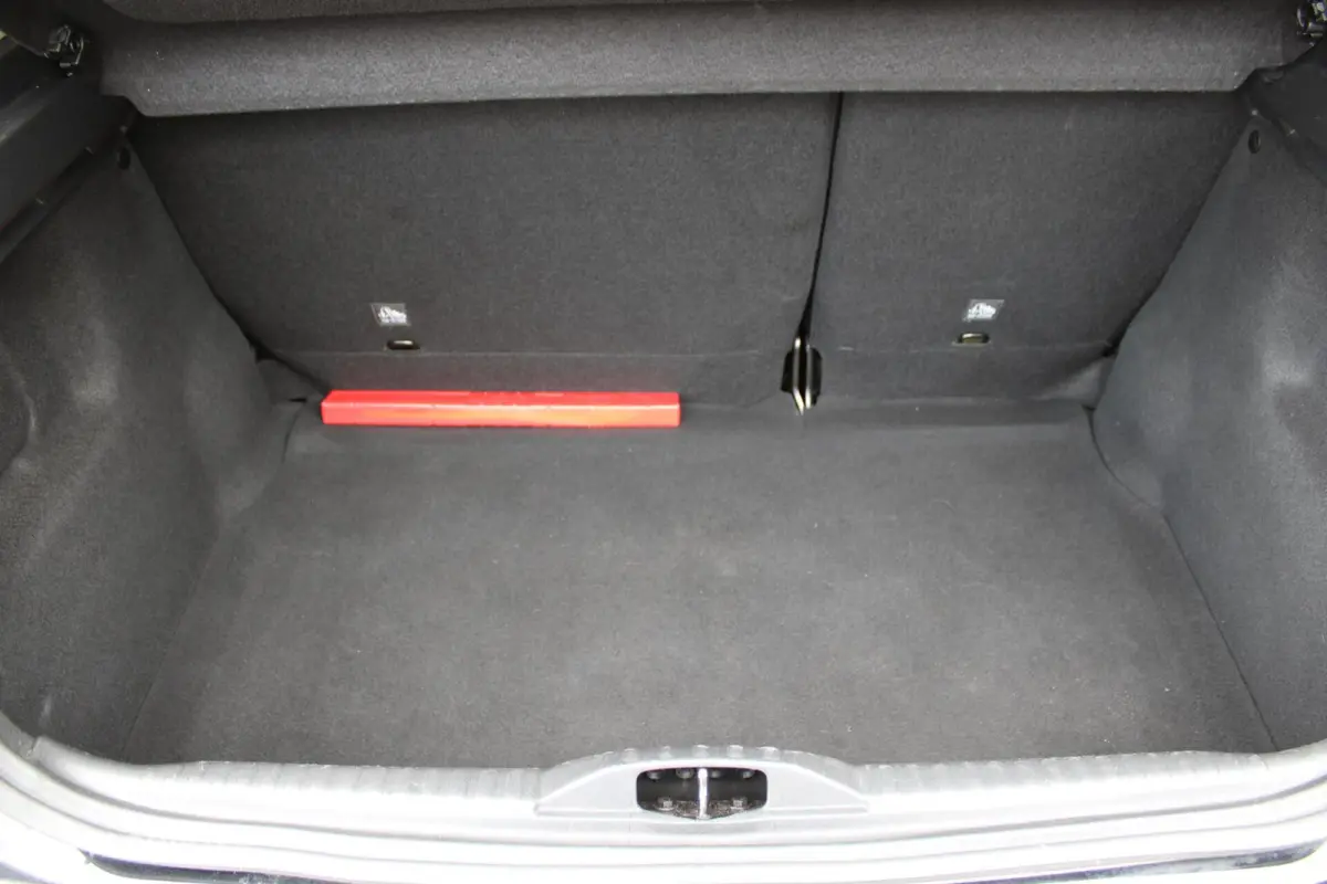1.2 PureTech Feel, Pdc, Full Led verlichting, Navi, App connect, Cruise, Airco, Wit dak