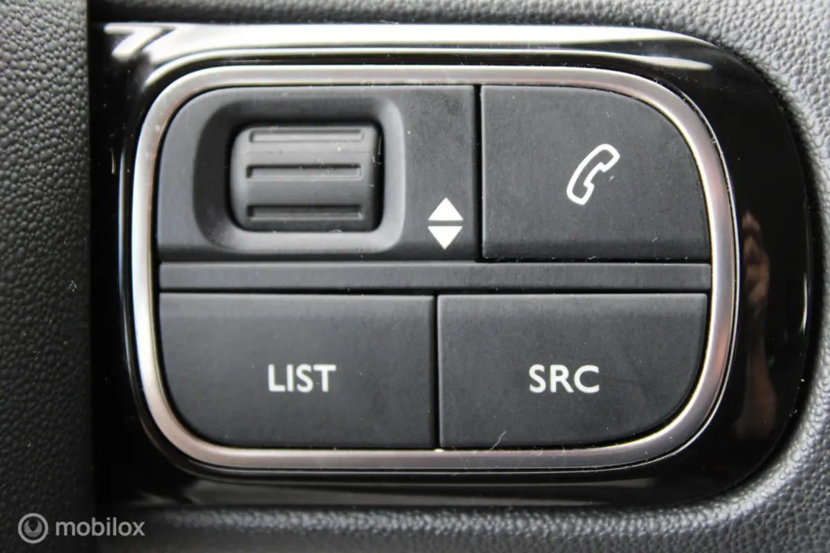 1.2 PureTech Feel, Pdc, Full Led verlichting, Navi, App connect, Cruise, Airco, Wit dak