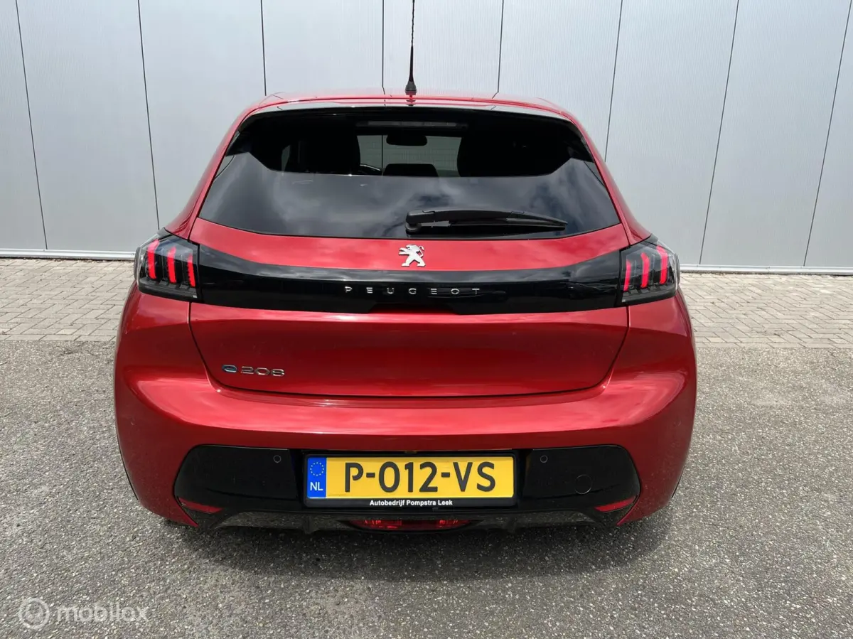 EV ALLURE PACK 50 kWh/136 PK/CLIMA/PDC/APPLE