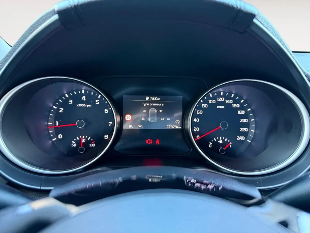 1.5 T-GDi DynamicLine 140 PK | Cruise Control Adaptief | Camera | Carplay | Navi | LM Velgen | 140 PK | Fabrieksgarantie 19-8-2031 +3x 1 jaar* | NAP