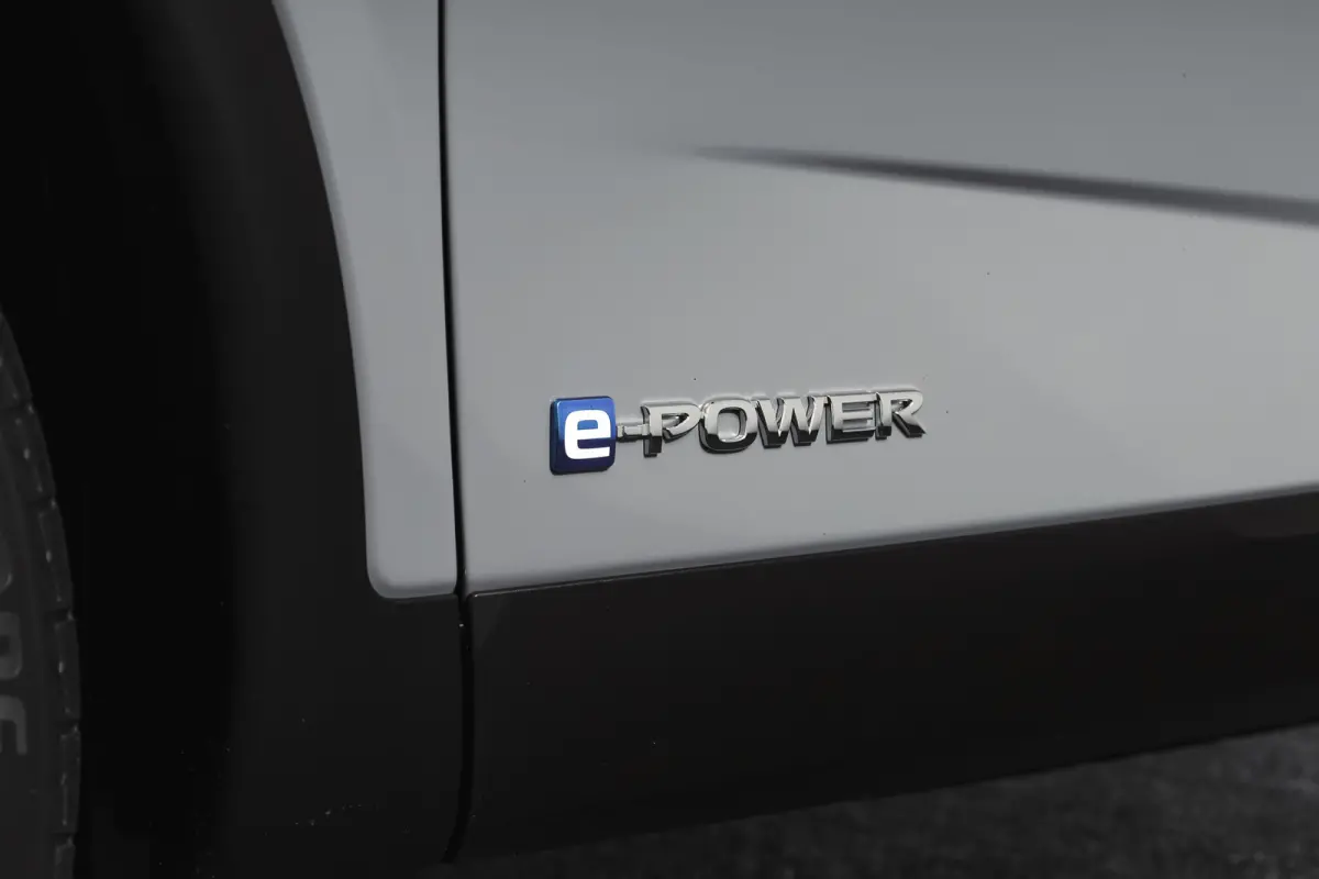 1.5 e-Power 190 PK Business Design | Pano | Dig. Cockpit | Adapt. Cruise | PDC | 360 Camera | NAV + App. Connect | ECC | DAB | LM 18" |