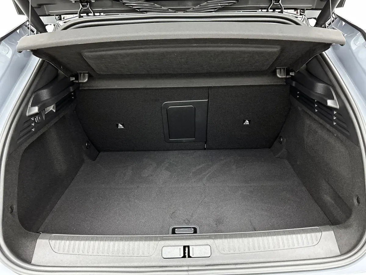 Ligne Business Comfort Pack 58.3 kWh ACCU 100%  | Elektrische Achterklep| Keyless | Afwijkende kleur dak |