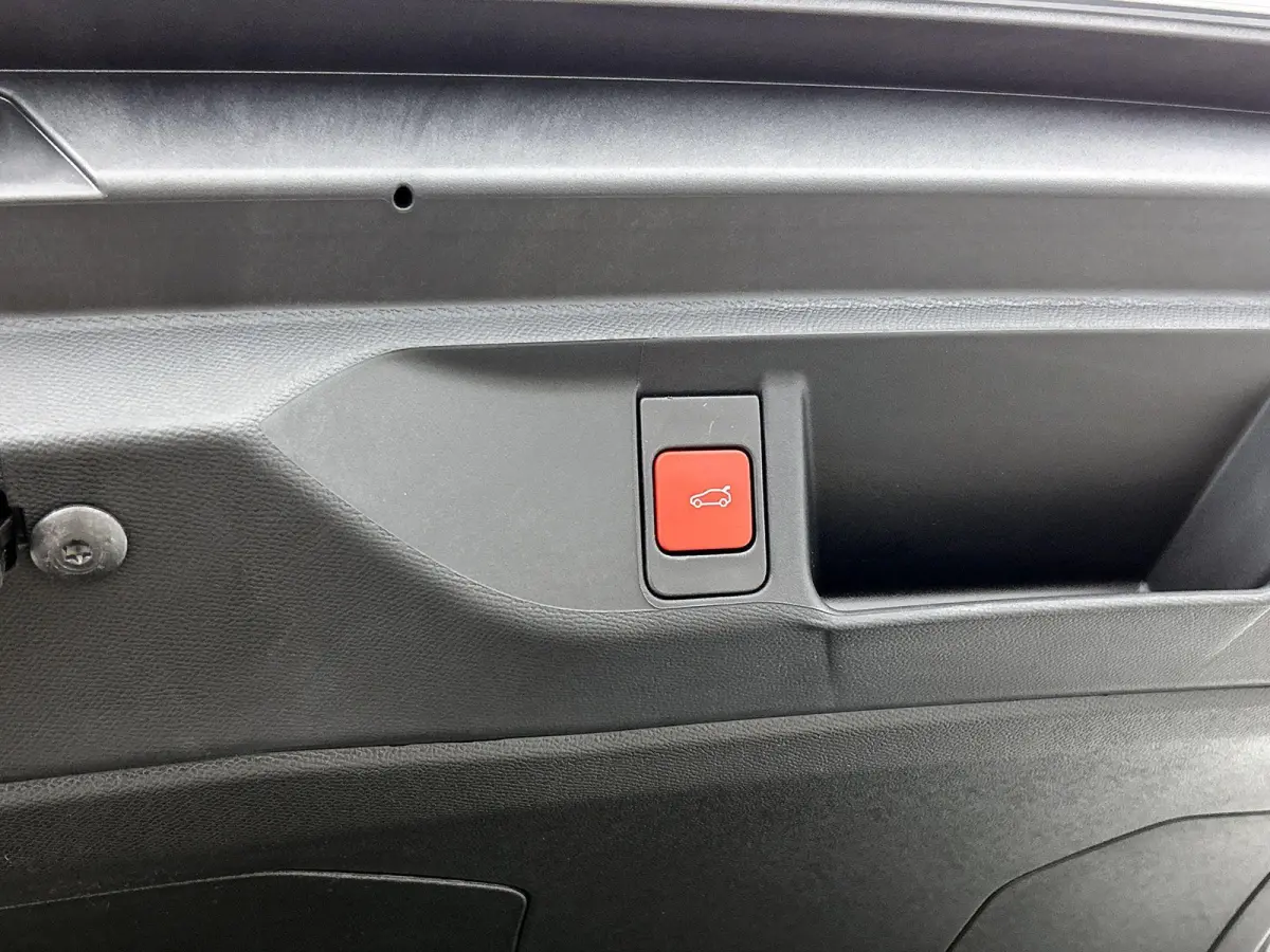 Ligne Business Comfort Pack 58.3 kWh ACCU 100%  | Elektrische Achterklep| Keyless | Afwijkende kleur dak |