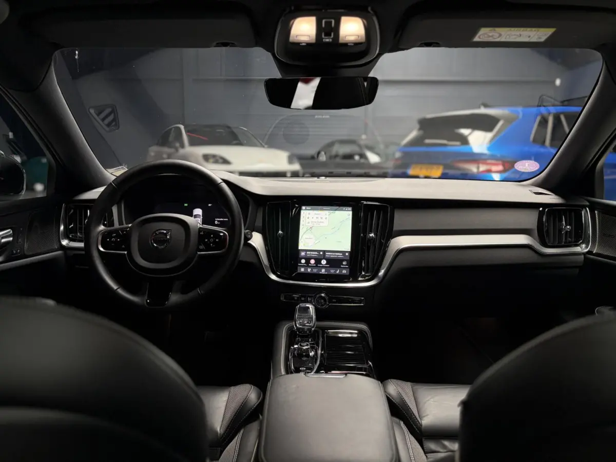 2.0 T6 Plug-in hybrid AWD Plus Dark |PANO|PILOT|360°|H&K