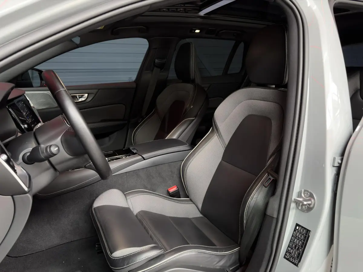 2.0 T6 Plug-in hybrid AWD Plus Dark |PANO|PILOT|360°|H&K