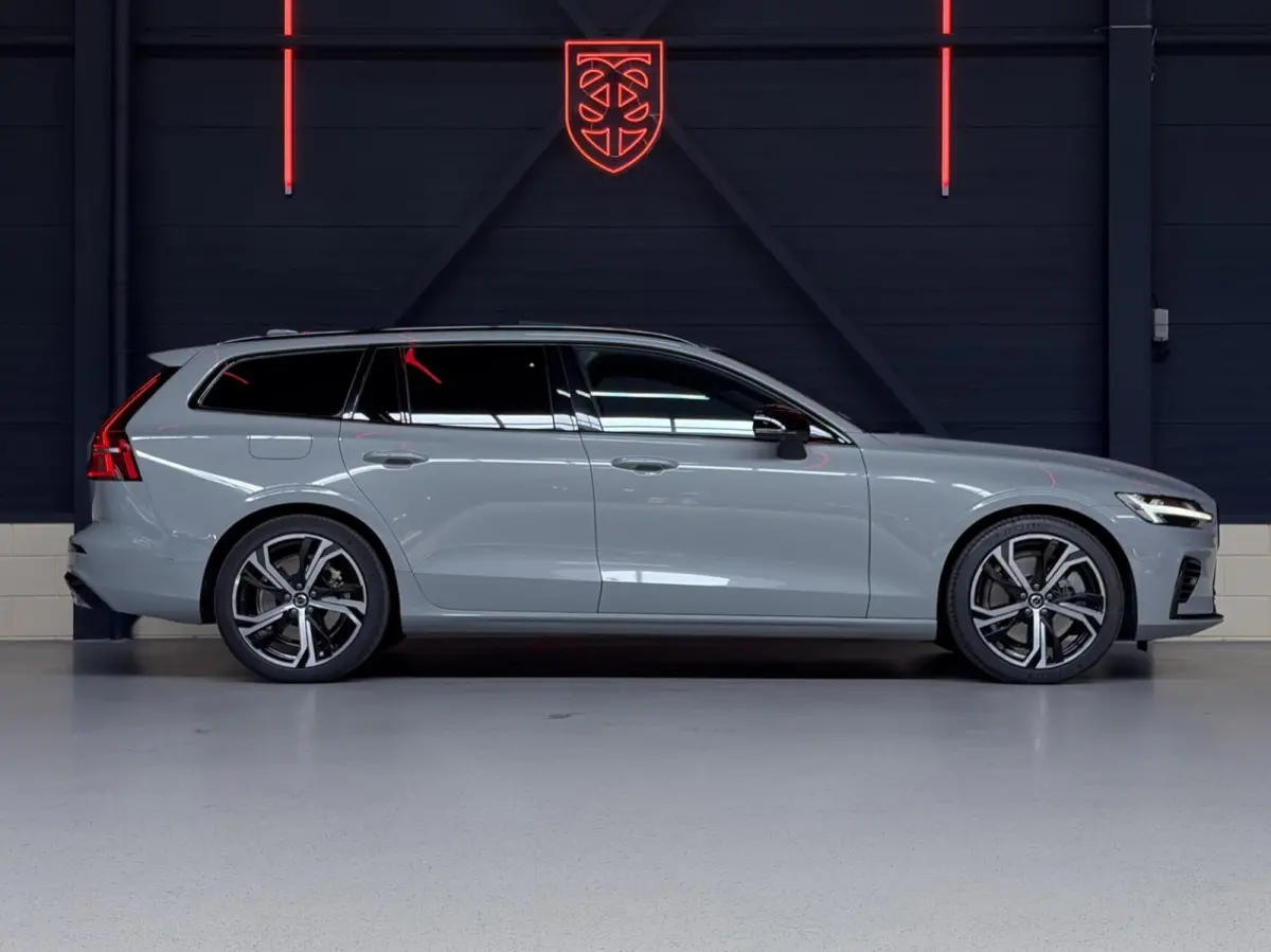 2.0 T6 Plug-in hybrid AWD Plus Dark |PANO|PILOT|360°|H&K