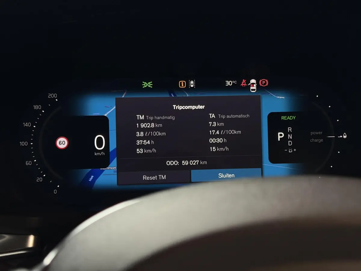 2.0 T6 Plug-in hybrid AWD Plus Dark |PANO|PILOT|360°|H&K