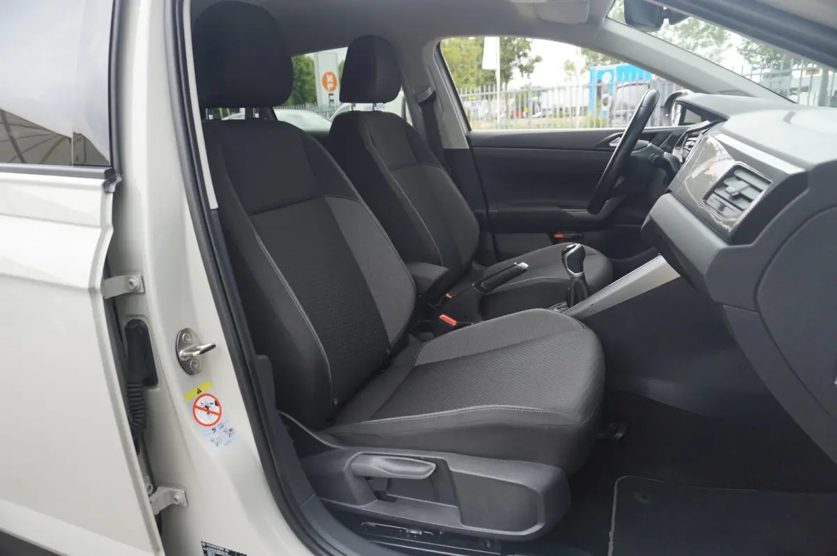 1.0 TSI 95pk Life | Trekhaak | Achteruitrijcamera | Stoelverwarming | Keyless