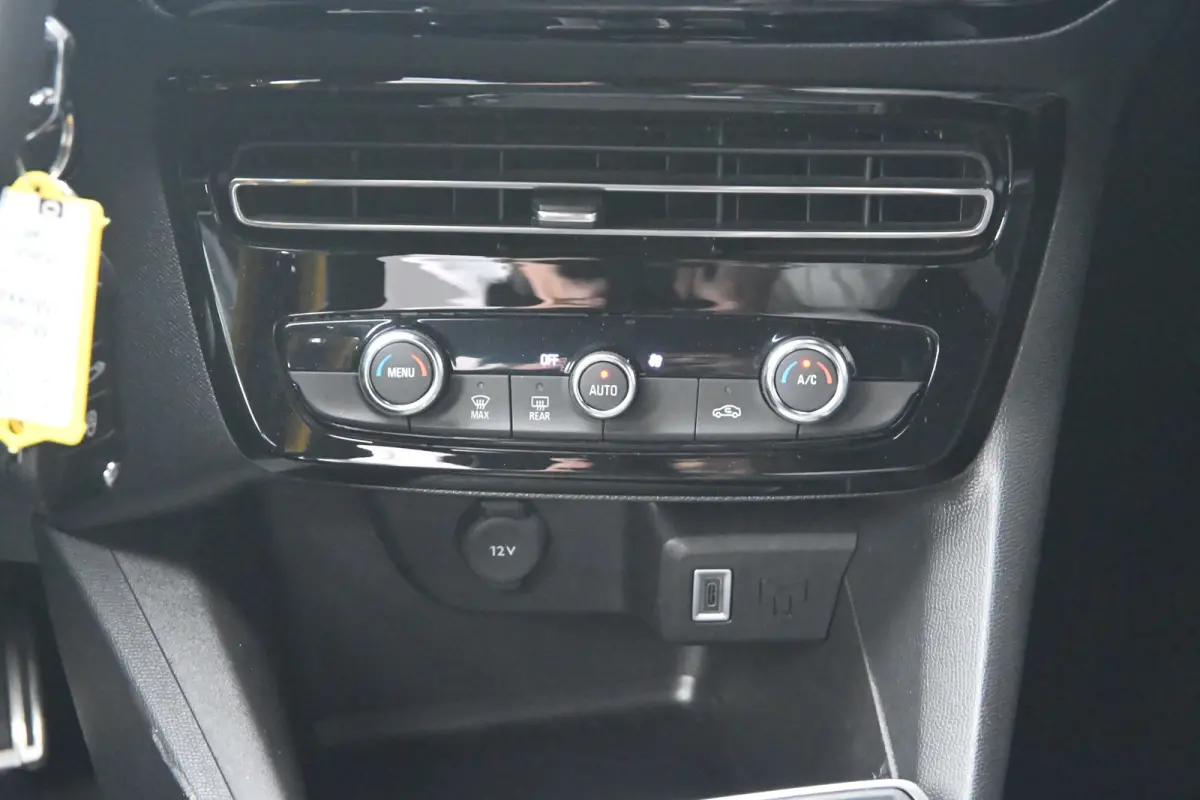 1.2 Turbo GS 130pk Automaat | Navigatie by App | Climate Control | Full-LED | Achteruitrijcamera | !!