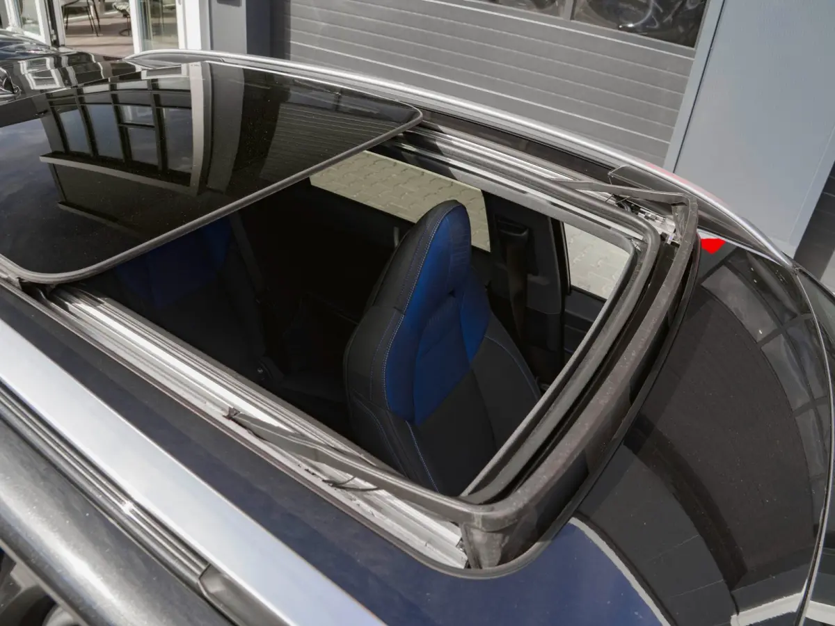 1.5 Black Edition Panoramadak|360° Camera|ACC|Stoelverwarming|Navi|Carplay