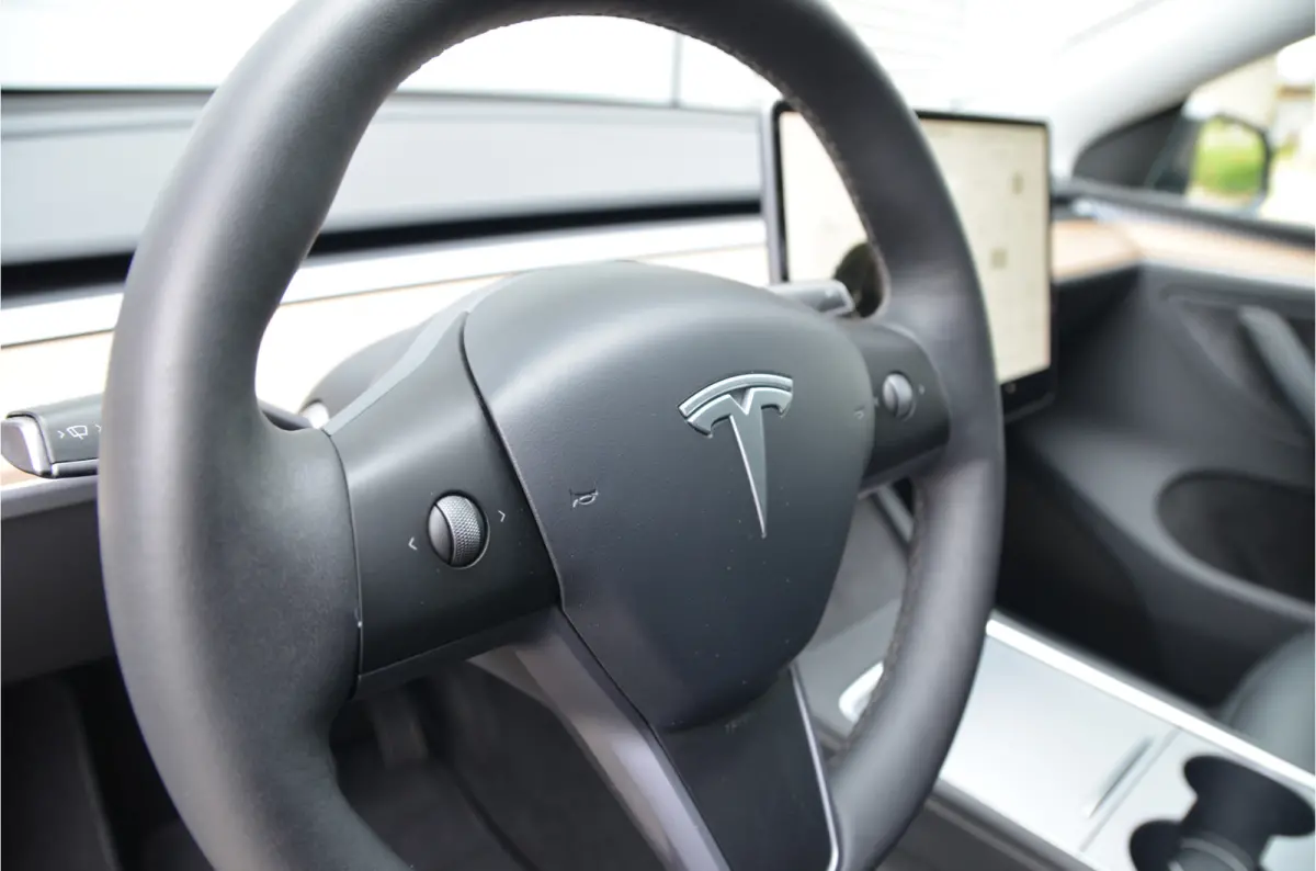 Long Range AWD 75 kWh Trekhaak (1.600kg), AutoPilot3.0 Ryzen