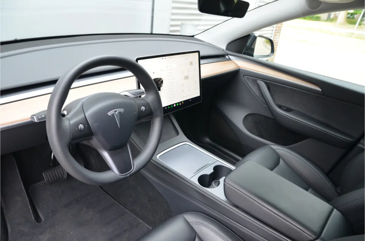 Long Range AWD 75 kWh Trekhaak (1.600kg), AutoPilot3.0 Ryzen