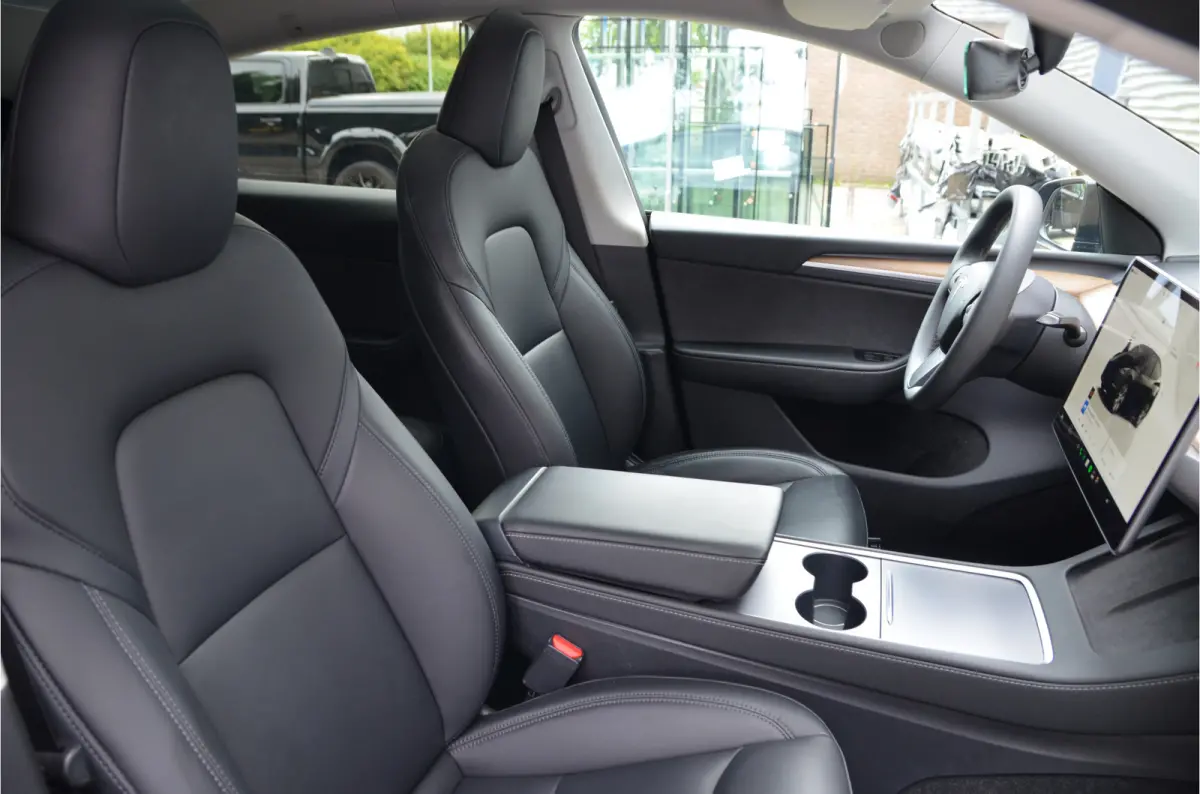 Long Range AWD 75 kWh Trekhaak (1.600kg), AutoPilot3.0 Ryzen