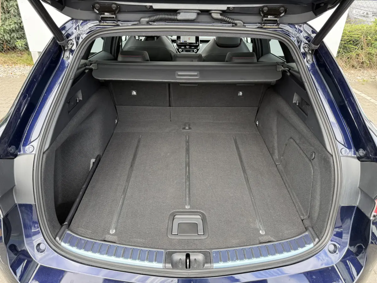 2.0 Hybrid Executive | Pano | HUD | ACC | JBL | Keyless | 18 inch