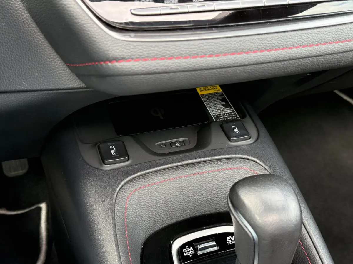 2.0 Hybrid Executive | Pano | HUD | ACC | JBL | Keyless | 18 inch