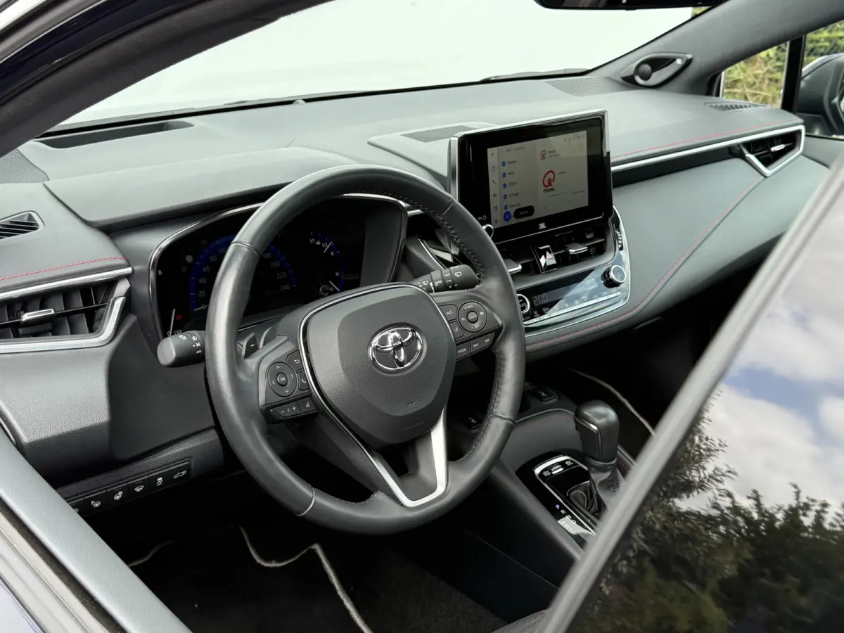 2.0 Hybrid Executive | Pano | HUD | ACC | JBL | Keyless | 18 inch