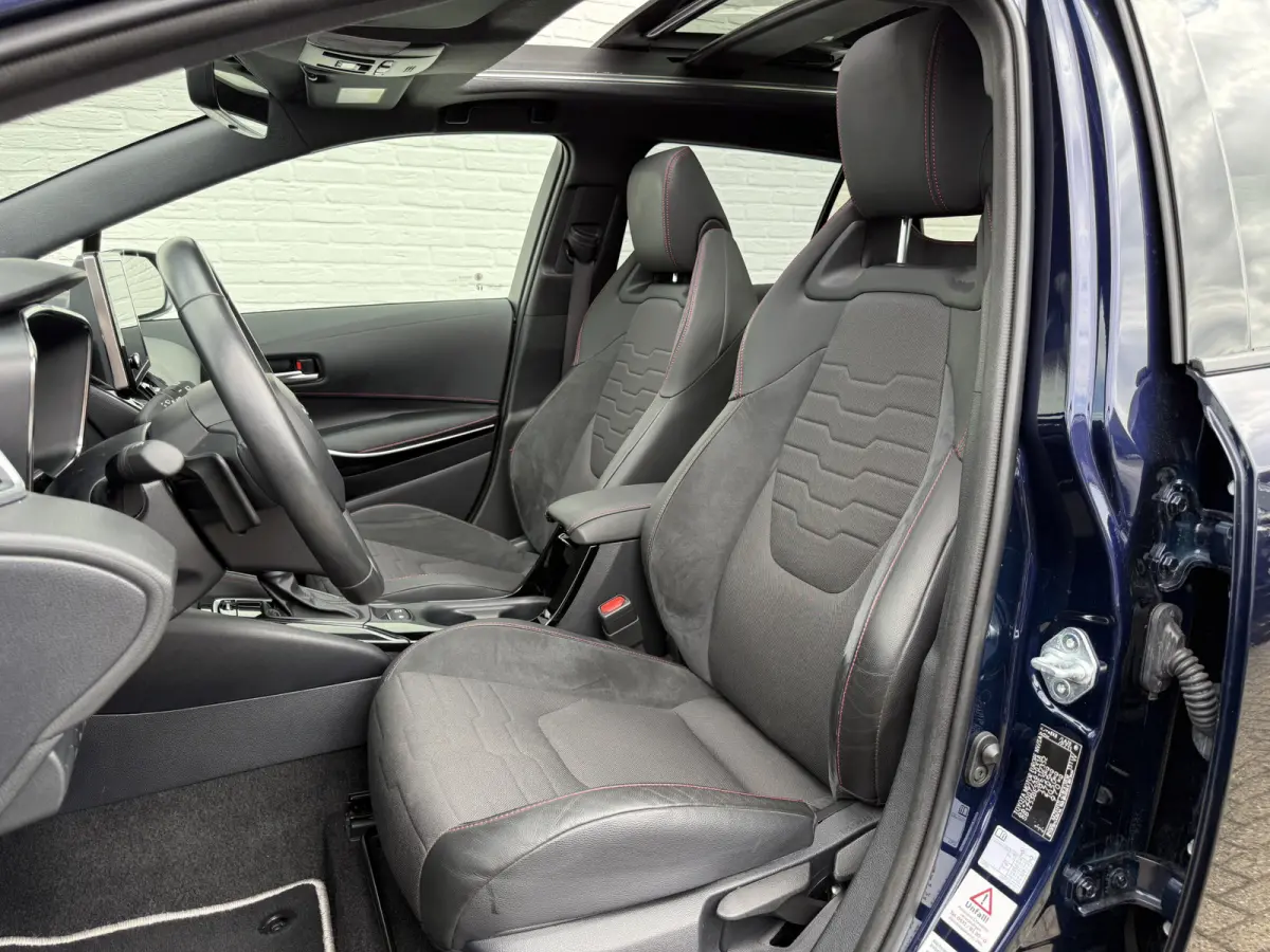 2.0 Hybrid Executive | Pano | HUD | ACC | JBL | Keyless | 18 inch