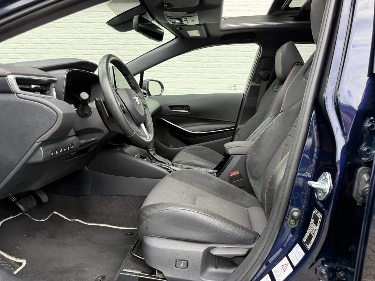 2.0 Hybrid Executive | Pano | HUD | ACC | JBL | Keyless | 18 inch