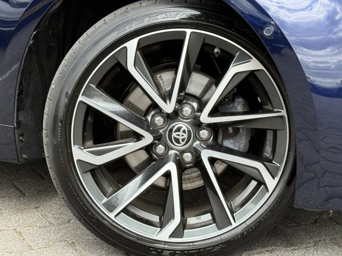 2.0 Hybrid Executive | Pano | HUD | ACC | JBL | Keyless | 18 inch