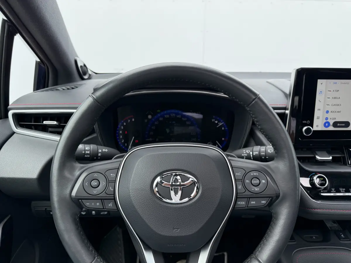 2.0 Hybrid Executive | Pano | HUD | ACC | JBL | Keyless | 18 inch