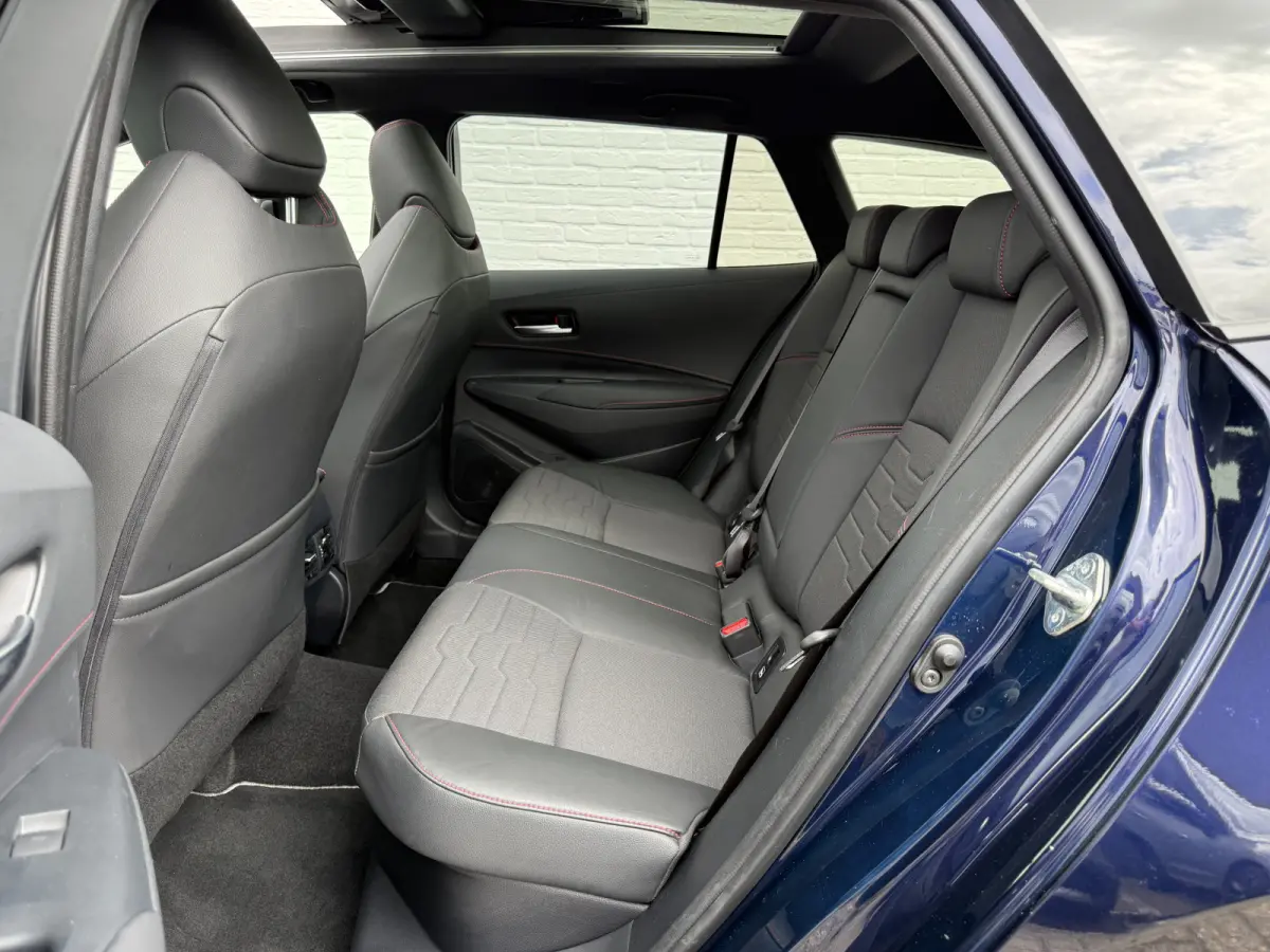 2.0 Hybrid Executive | Pano | HUD | ACC | JBL | Keyless | 18 inch