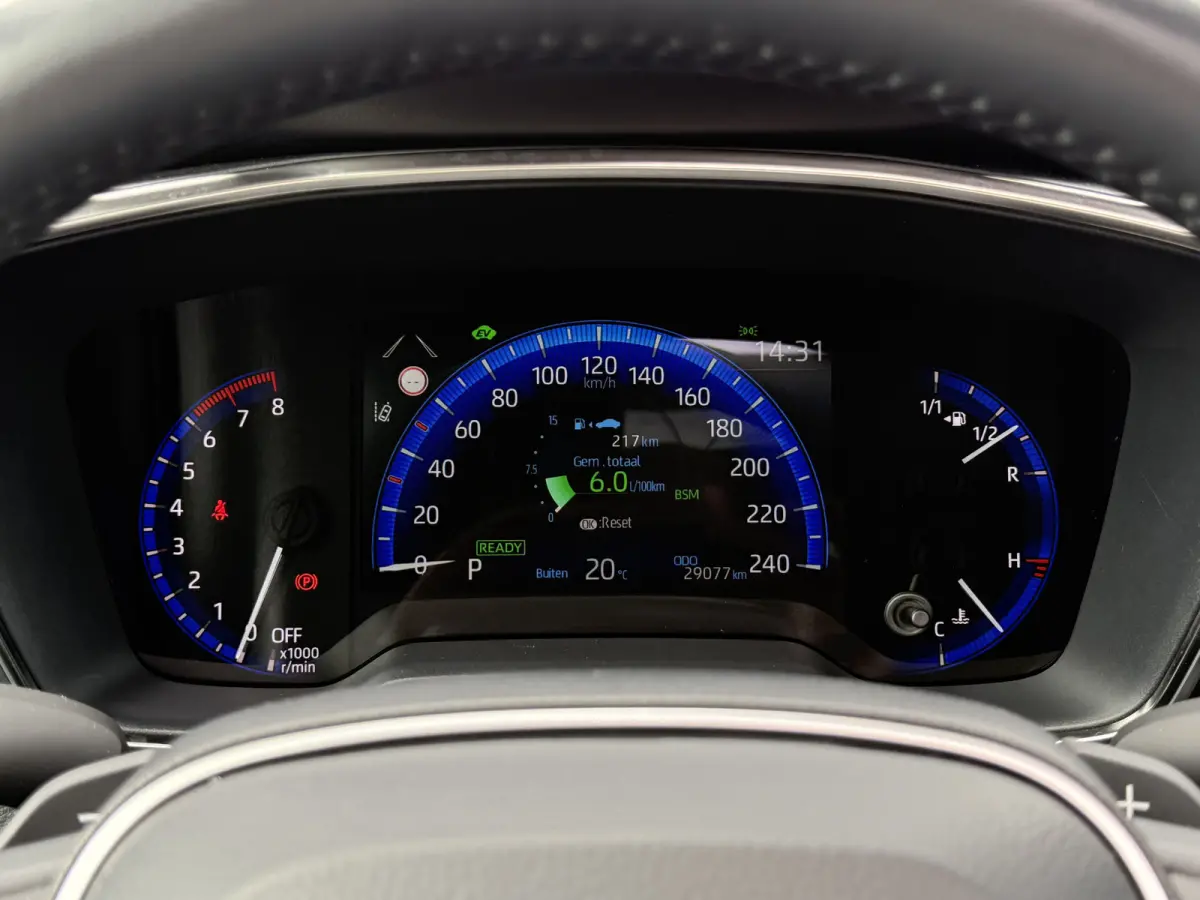 2.0 Hybrid Executive | Pano | HUD | ACC | JBL | Keyless | 18 inch
