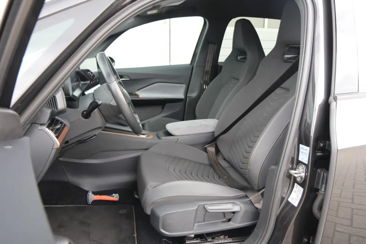 204pk Essential 62 kWh | SoH 94% | Full Link | Parkeersensoren
