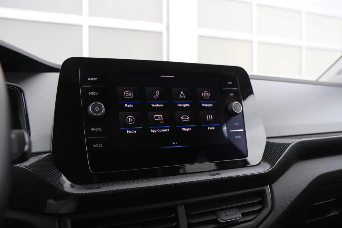1.0 TSI 95pk Life Edition | Trekhaak | App Connect | Achteruitrijcamera | Clima | Stoelverwarming