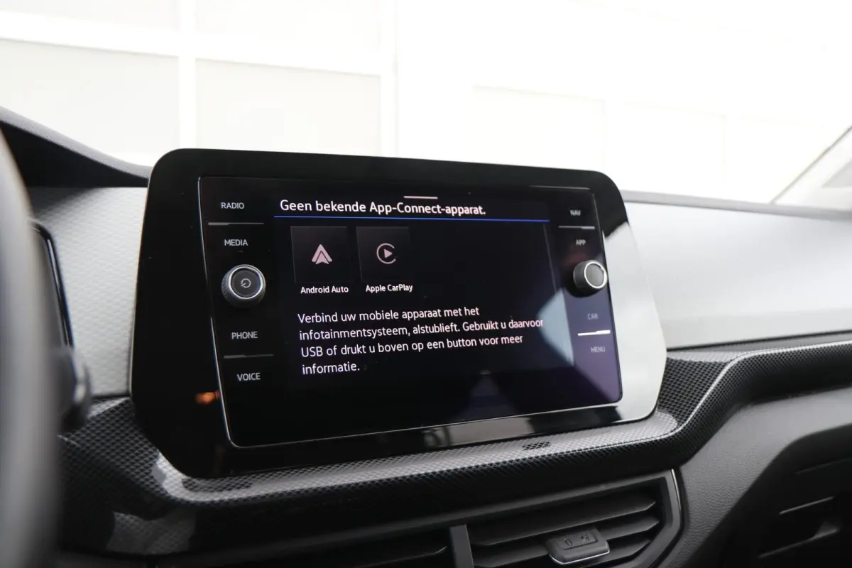 1.0 TSI 95pk Life Edition | Trekhaak | App Connect | Achteruitrijcamera | Clima | Stoelverwarming
