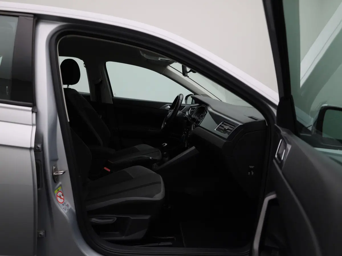 1.0 TSI Highline 95 PK| Origineel Nederlands | Apple Carplay | Android Auto | Climatronic | Parkeersensoren Voor & Achter | Adaptieve Cruise Control